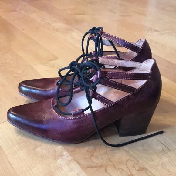 BED | STU Burgundy Leather Lace-Up Block Heel Pumps - Picture 13 of 16